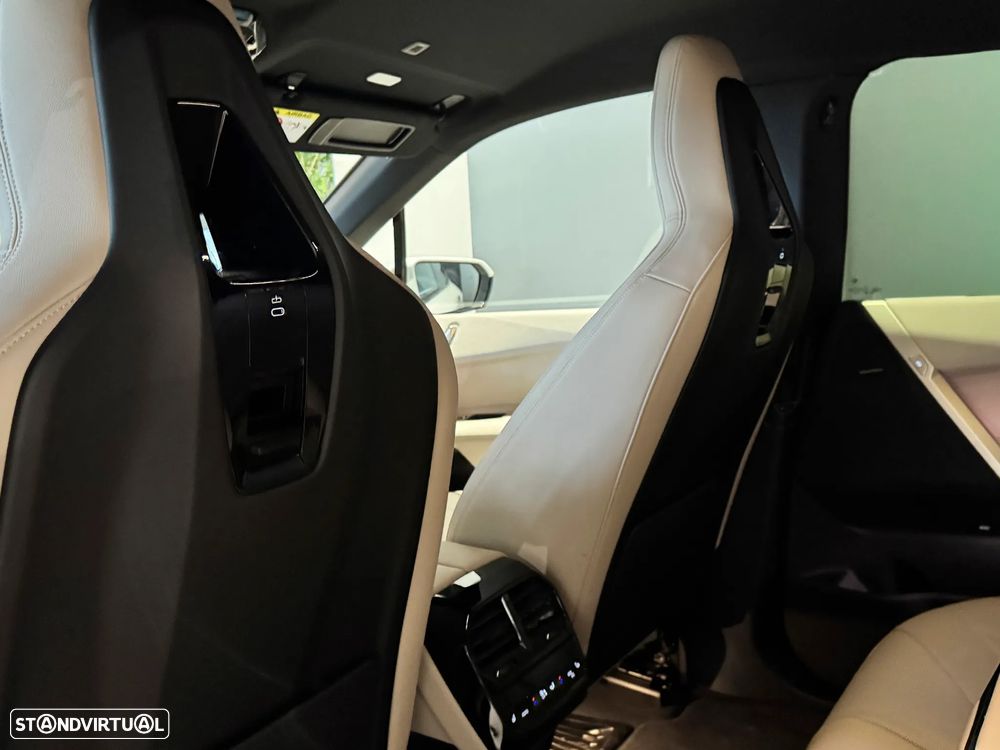 BMW iX xDrive40 - 14