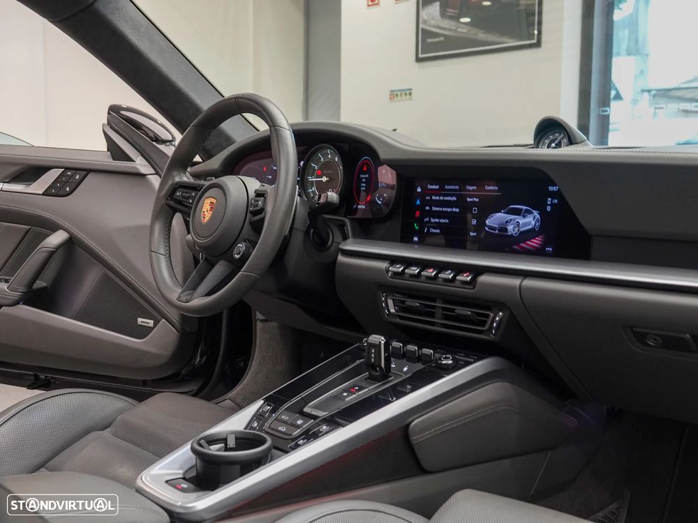 Porsche 911 (992) Turbo PDK - 36