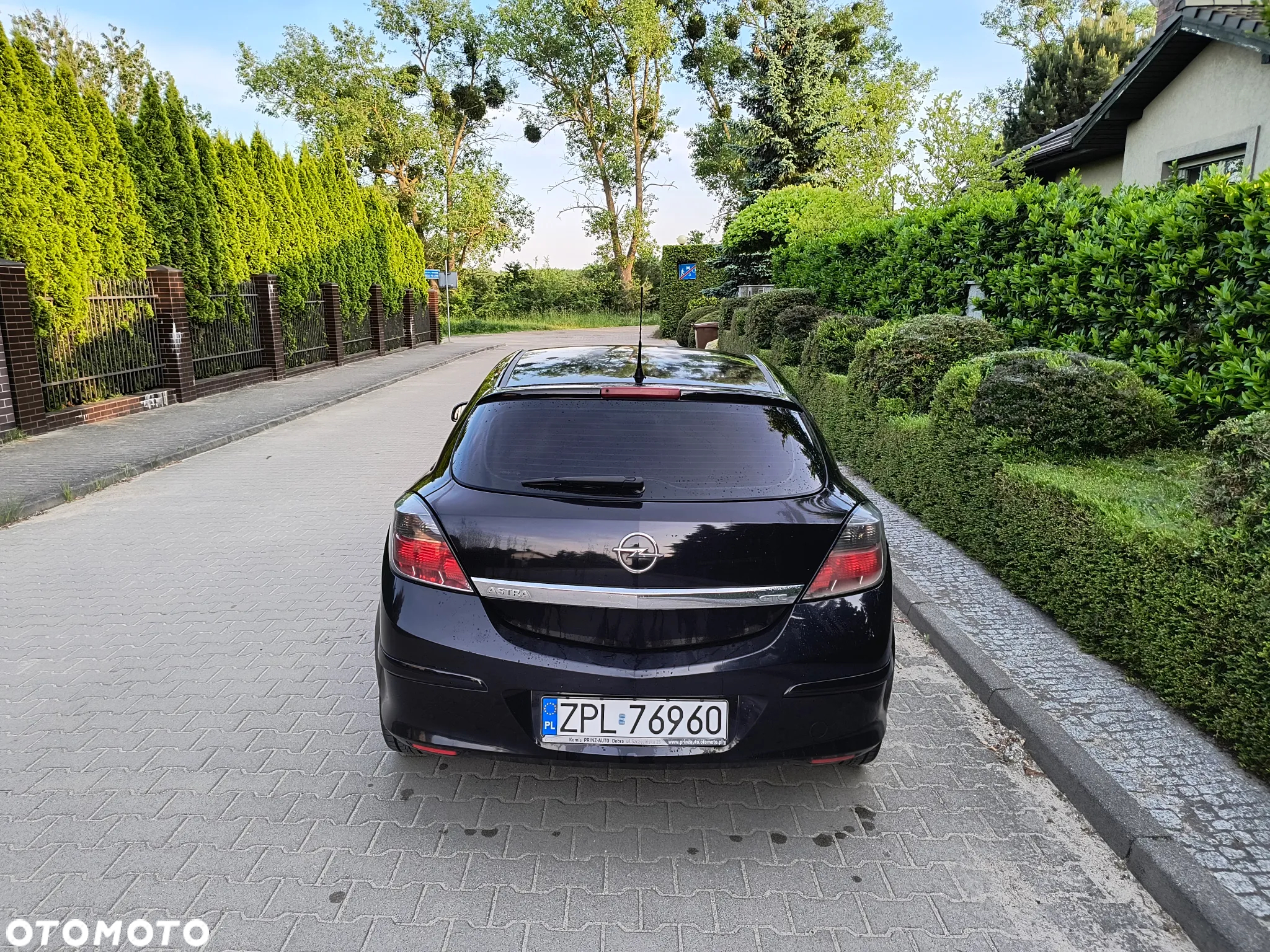Opel Astra GTC 1.6 Sport - 12