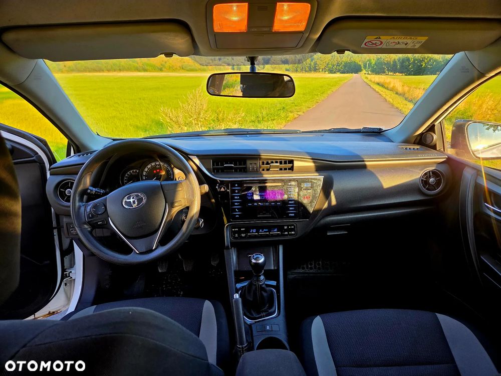 Toyota Auris 1.33 VVT-i Premium - 10