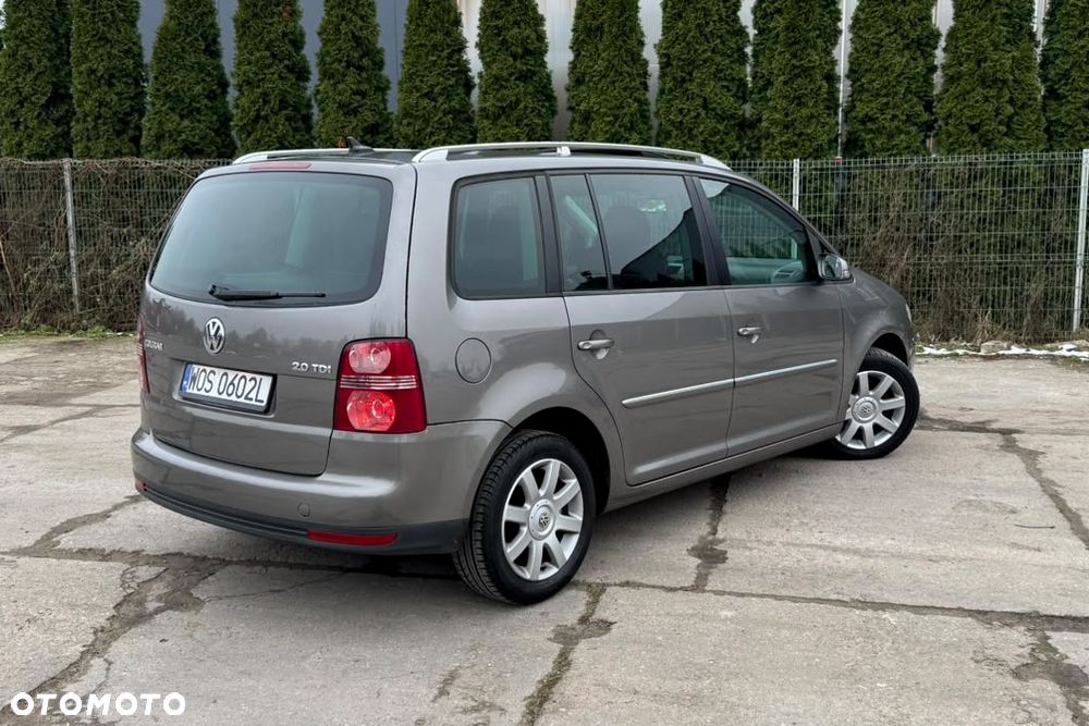 Volkswagen Touran 2.0 TDI Highline - 12