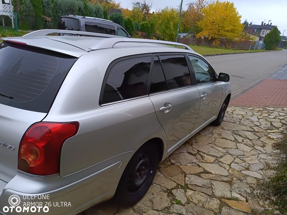 Toyota Avensis - 4