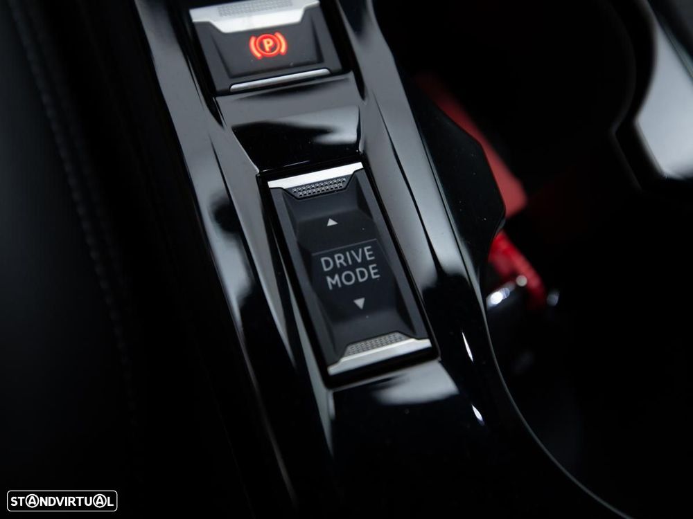 Peugeot 2008 1.5 BlueHDi GT EAT8 - 17