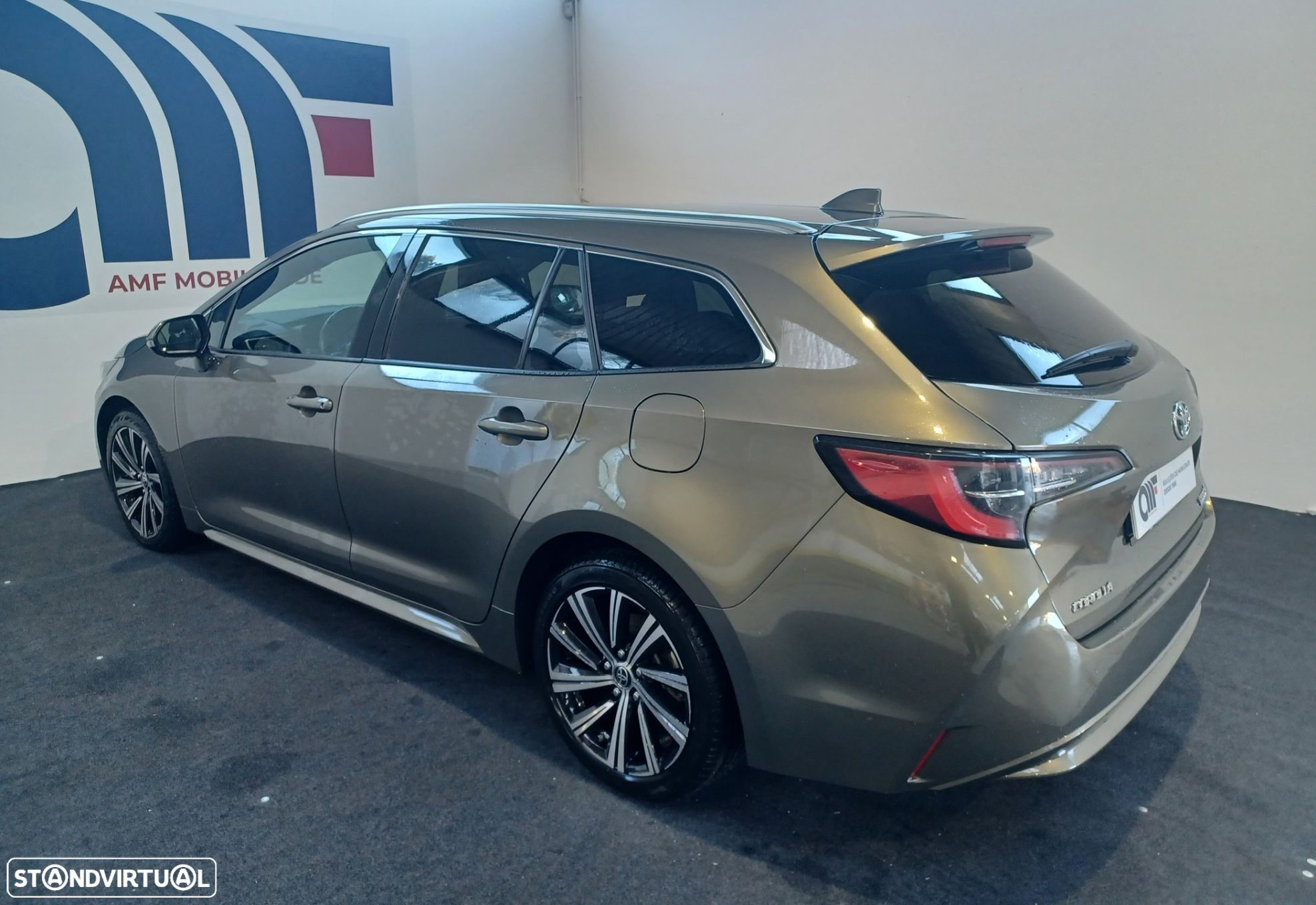 Toyota Corolla Touring Sports 1.8 Hybrid Comfort+P.Sport - 4