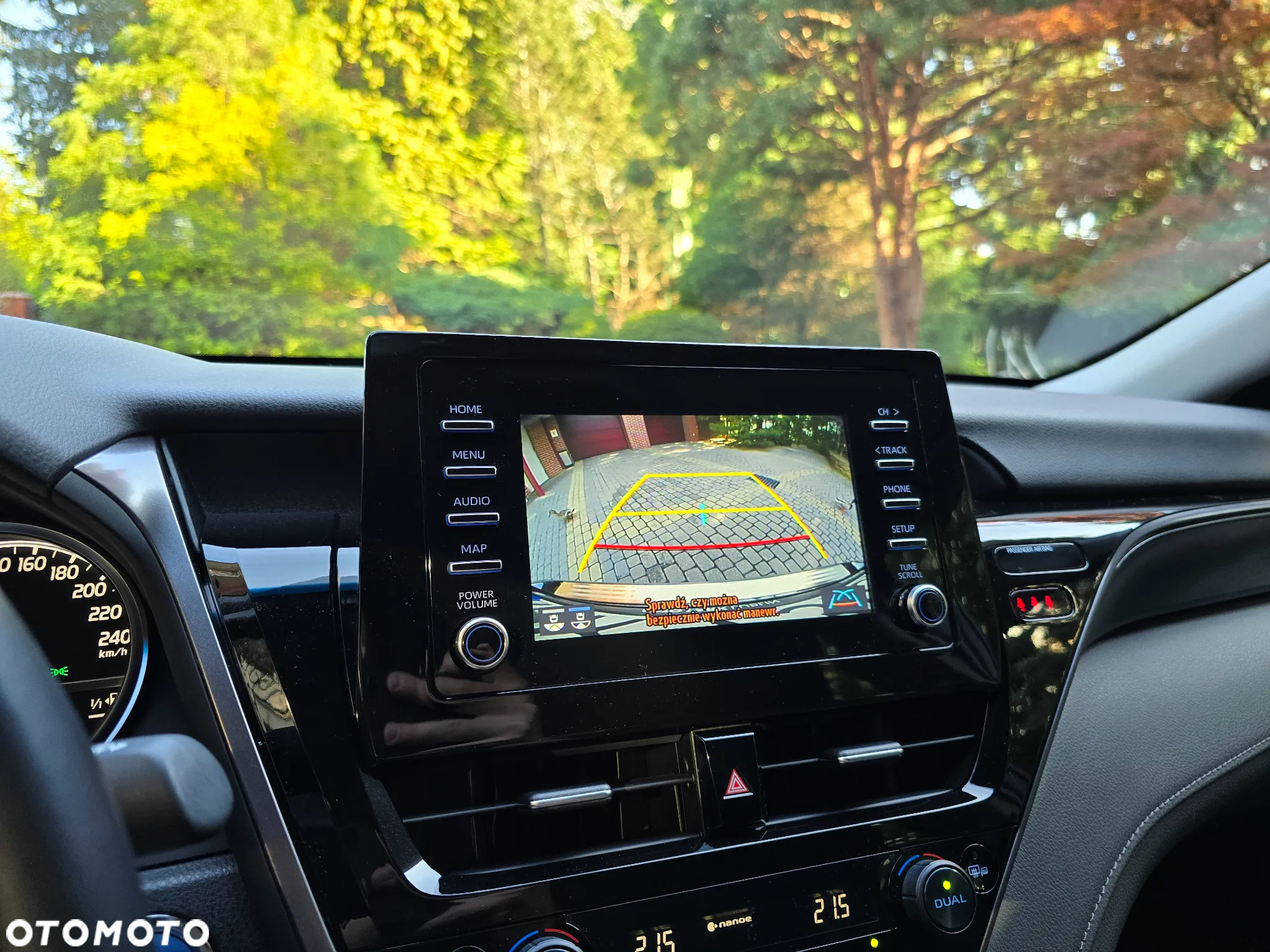 Toyota Camry - 24