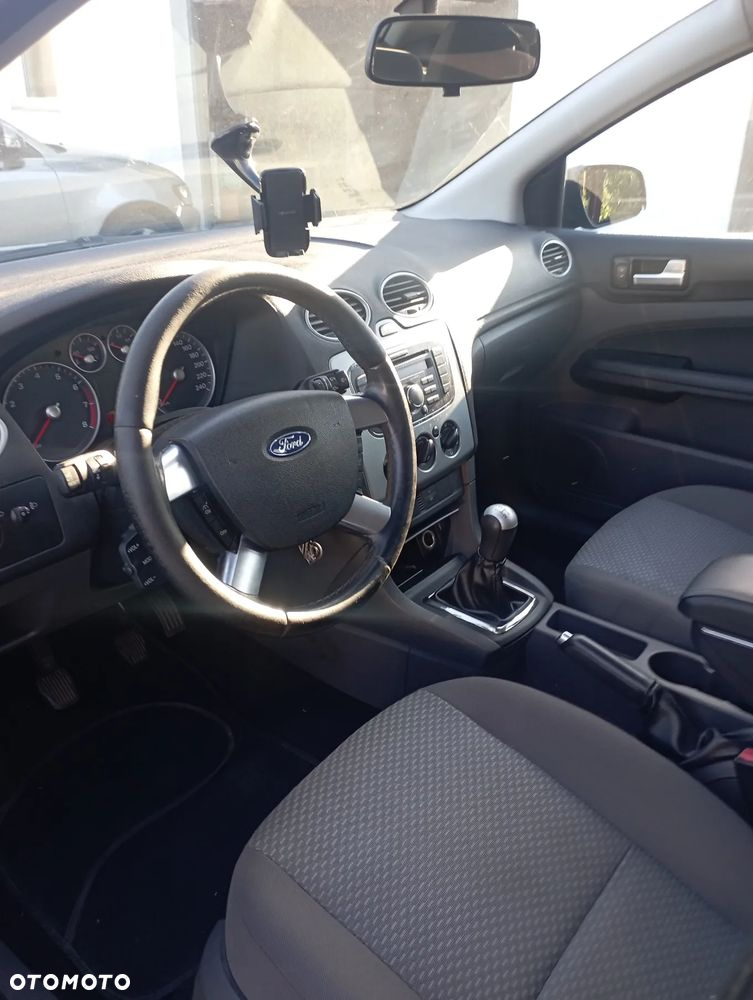 Ford Focus 1.6 16V Ambiente - 6