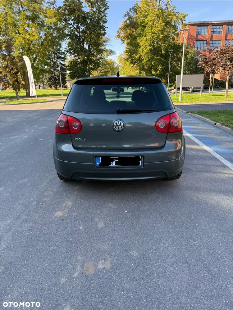 Volkswagen Golf - 6