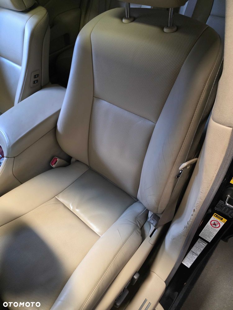 Lexus LS - 4