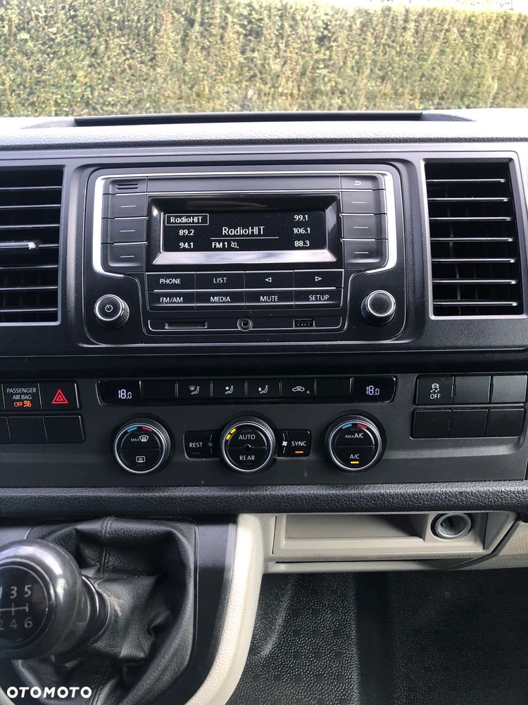 Volkswagen Caravelle - 39