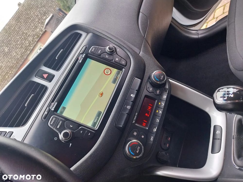 Kia Ceed - 11