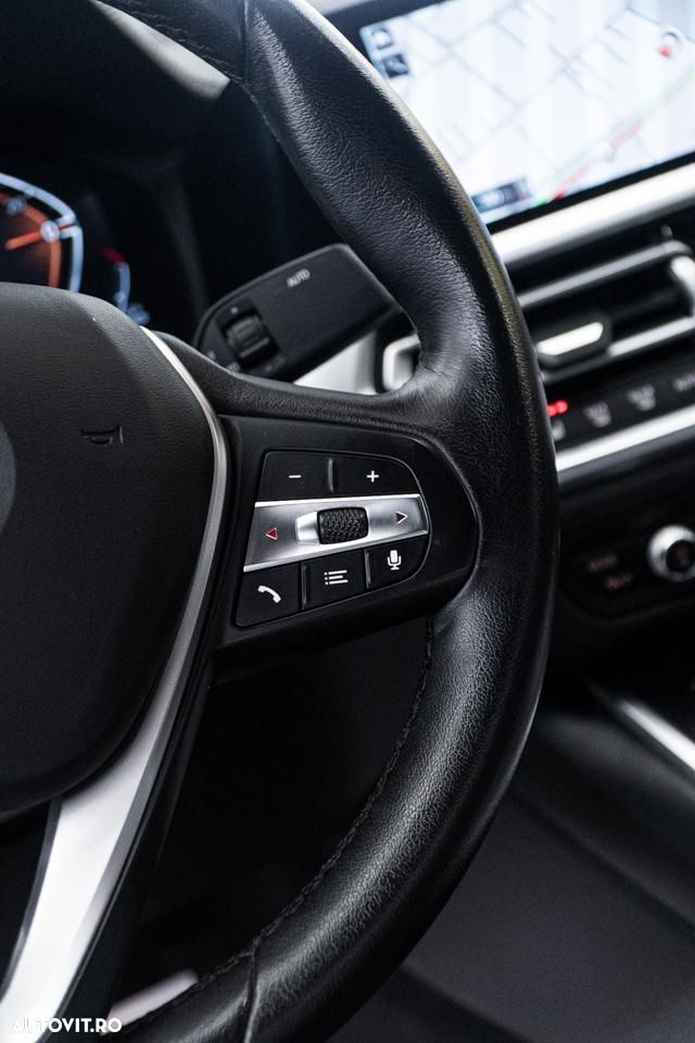 BMW Seria 3 318i Aut. Sport Line - 35