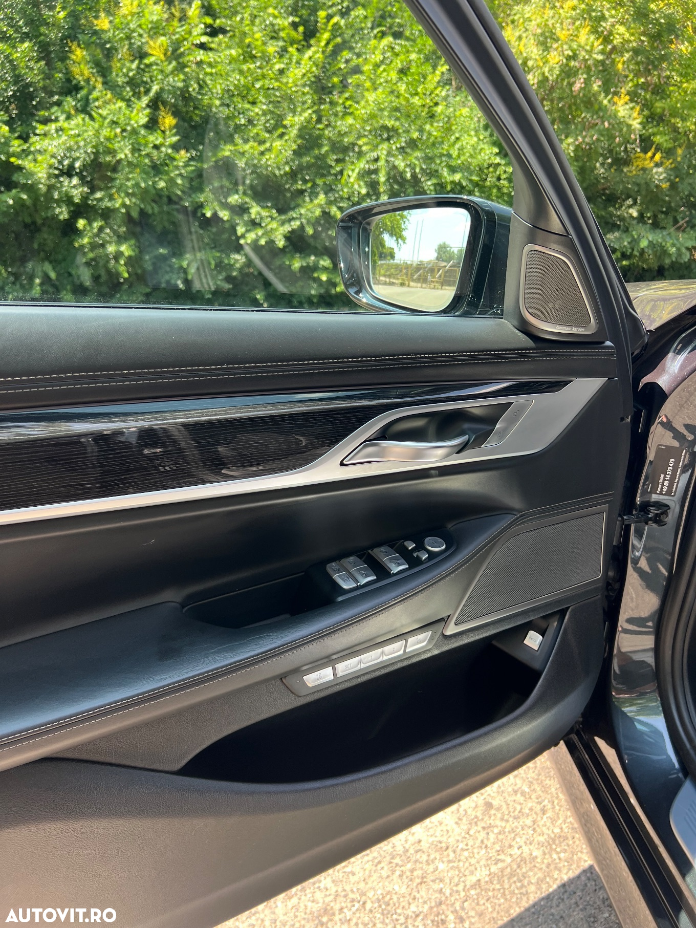 BMW Seria 7 740d xDrive - 32