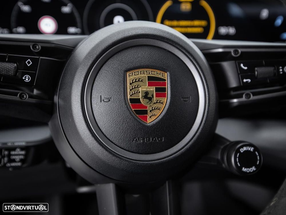 Porsche Taycan Turbo S - 26