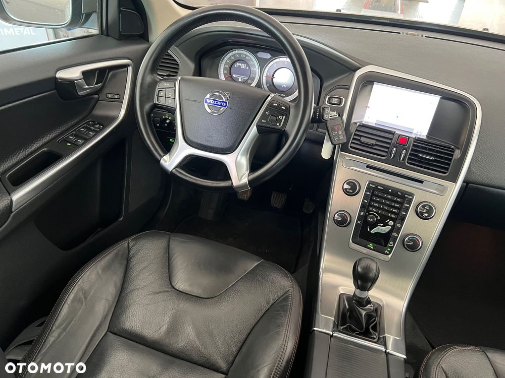 Volvo XC 60 D5 AWD RDesign - 23