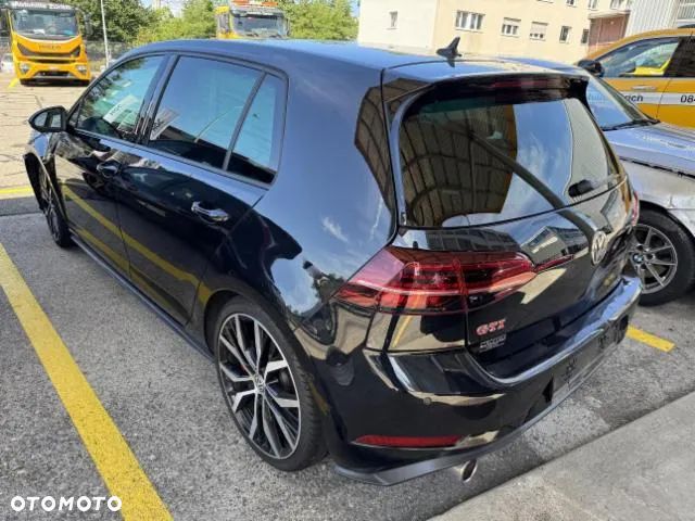 Volkswagen Golf GTI (BlueMotion Technology) DSG Performance - 1