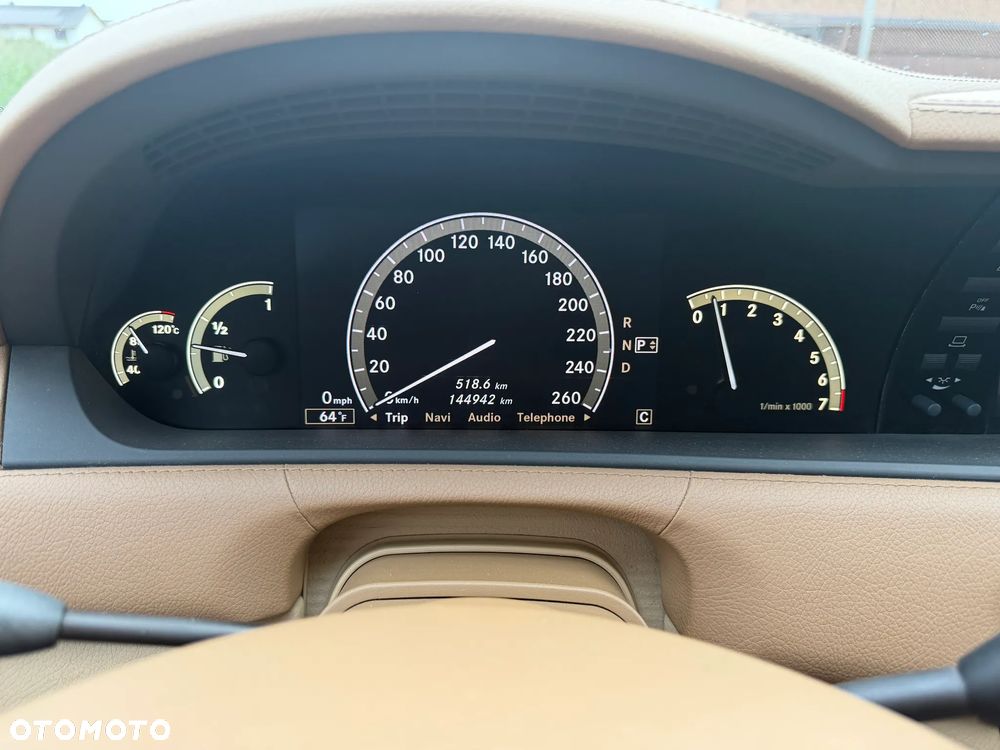 Mercedes-Benz CL - 33