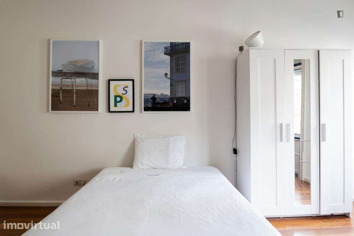 Quarto - localizado em Paranhos Porto - Grande imagem: 4/15