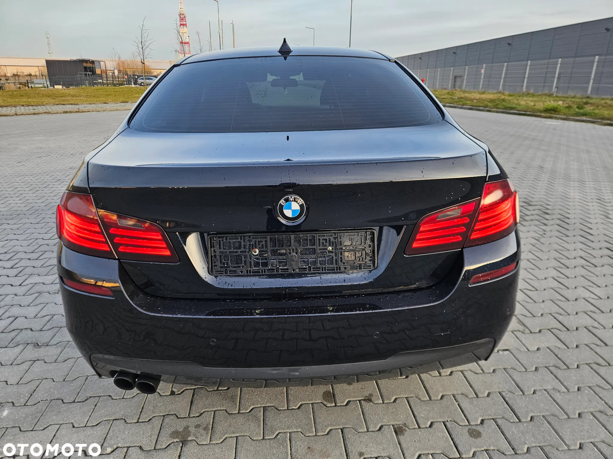 BMW Seria 5 520i Sport-Aut - 33