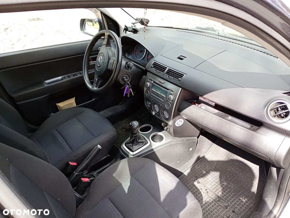 Mazda 2 - 5