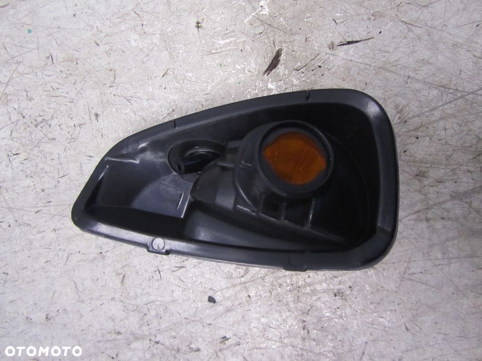 renault master III 10r->obudowa lusterka prawy przód z kierunkowskazem (długie) x1 - 4