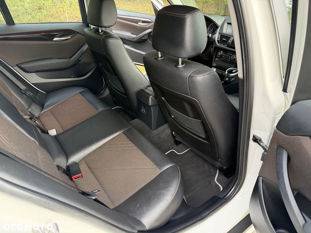 BMW X1 sDrive18d xLine - 33