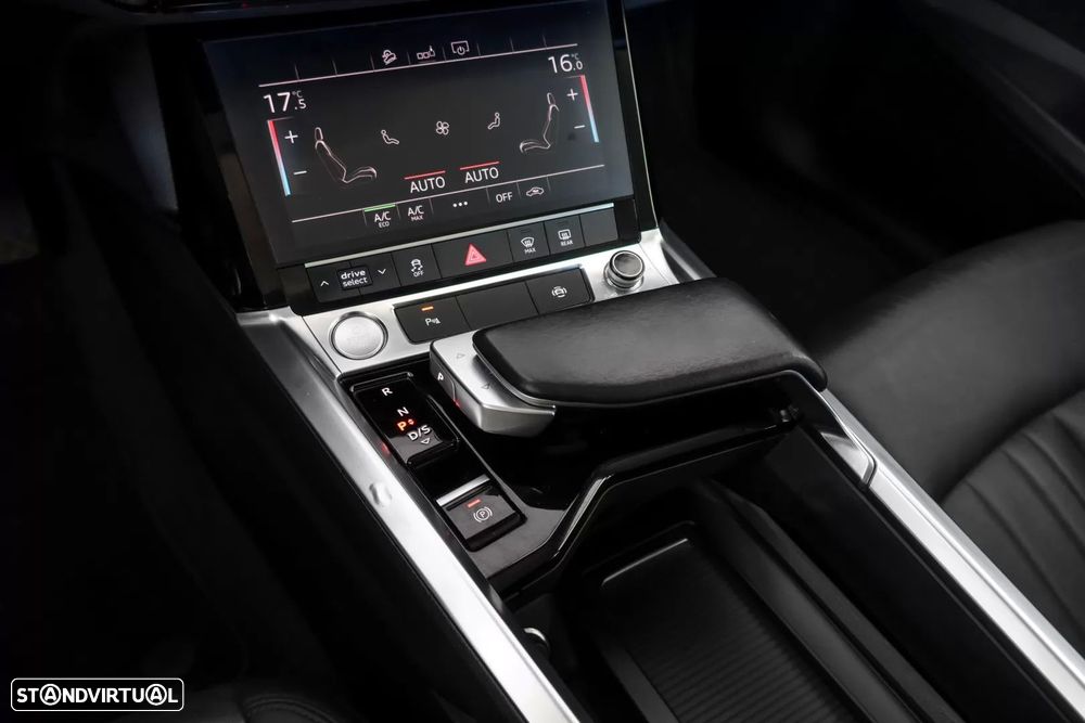 Audi e-tron 55 quattro - 10