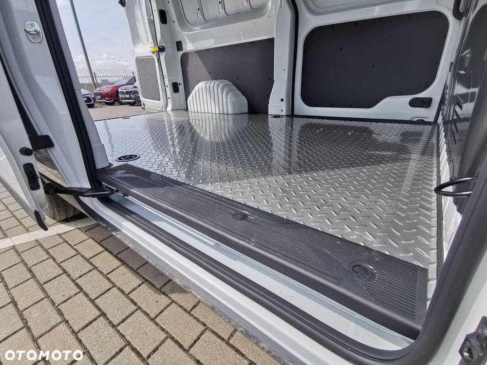 Maxus Deliver 7 L2H1 - 18