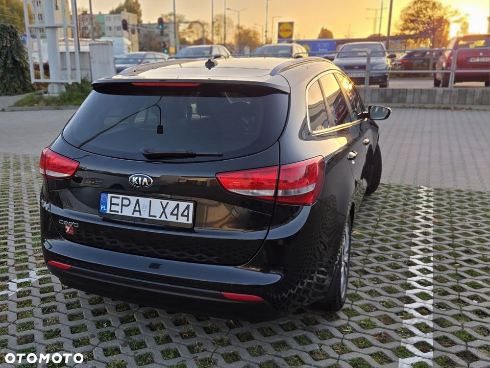 Kia Ceed - 4