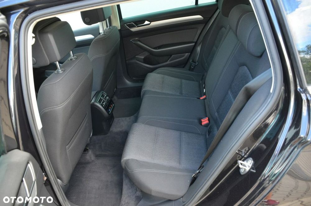 Volkswagen Passat - 27