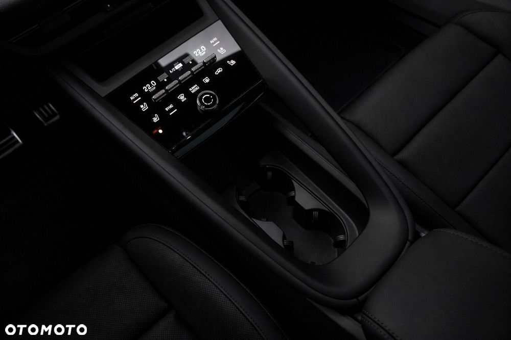 Porsche Macan - 16