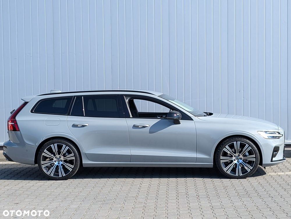 Volvo V60 B4 B DKG Plus Dark - 3