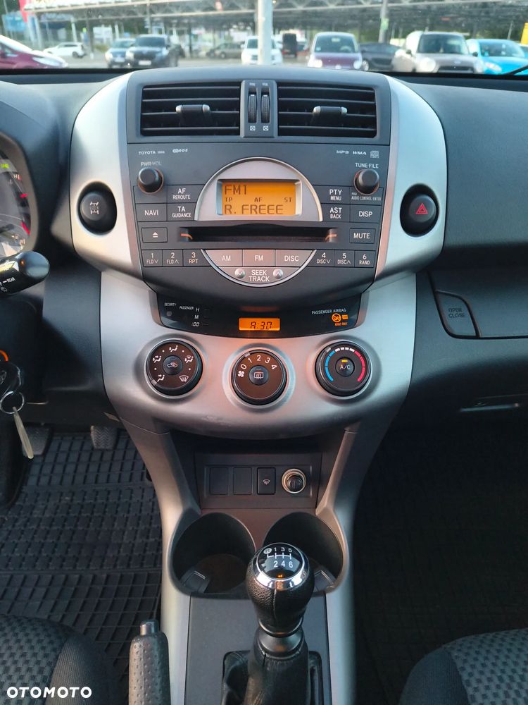 Toyota RAV4 2.2 D-4D Luna - 21