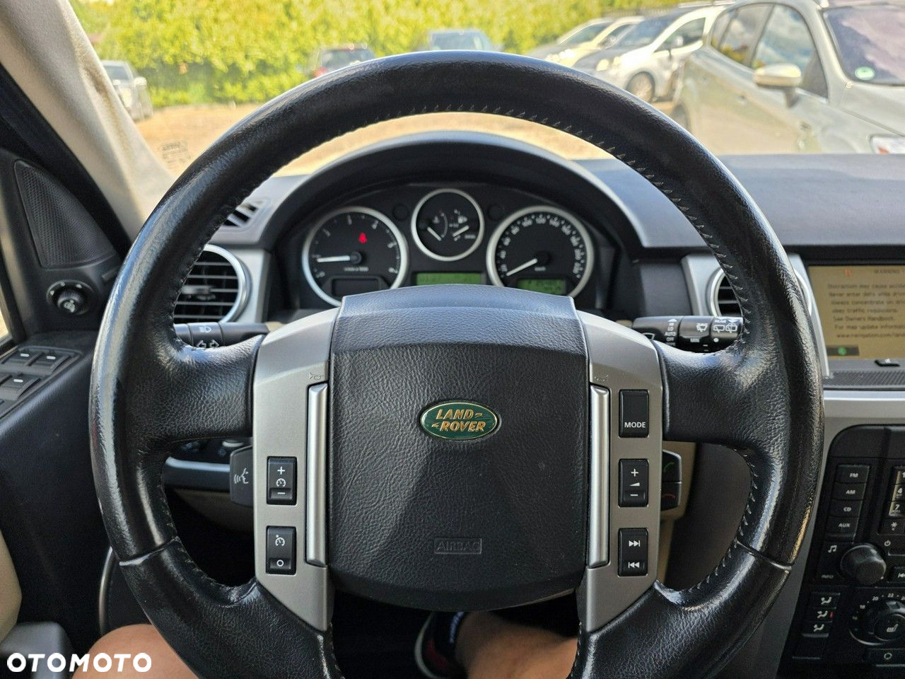 Land Rover Discovery IV 2.7D V6 S - 31
