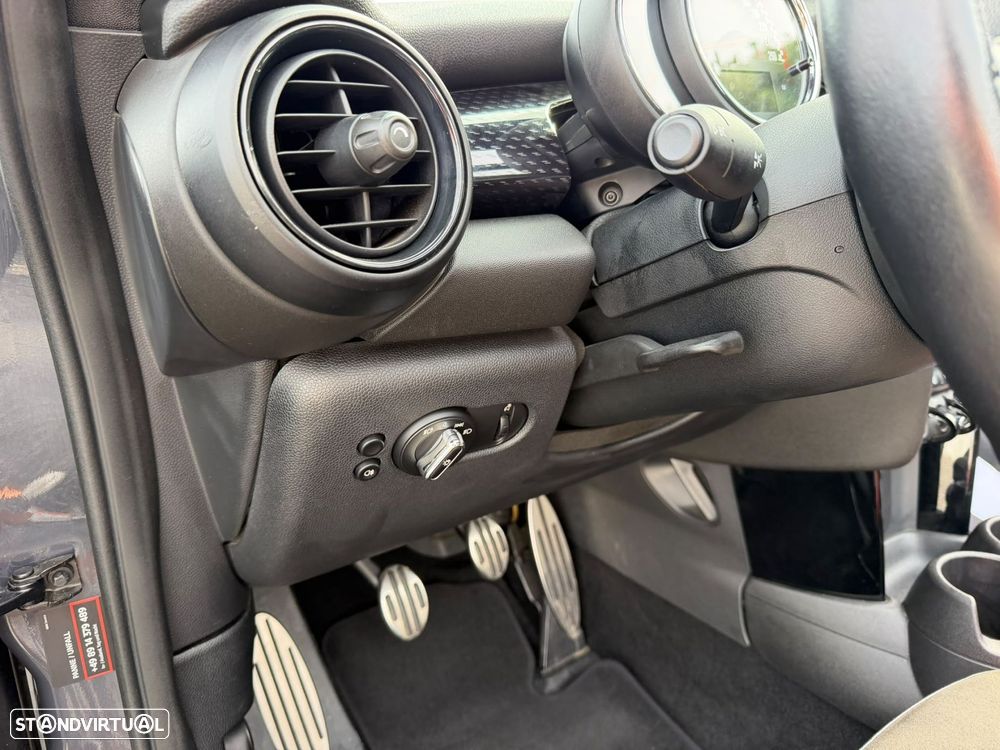 MINI Cabrio John Cooper Works - 20