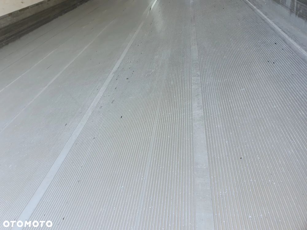 Blacha aluminiowa z naczepy Krone - 3