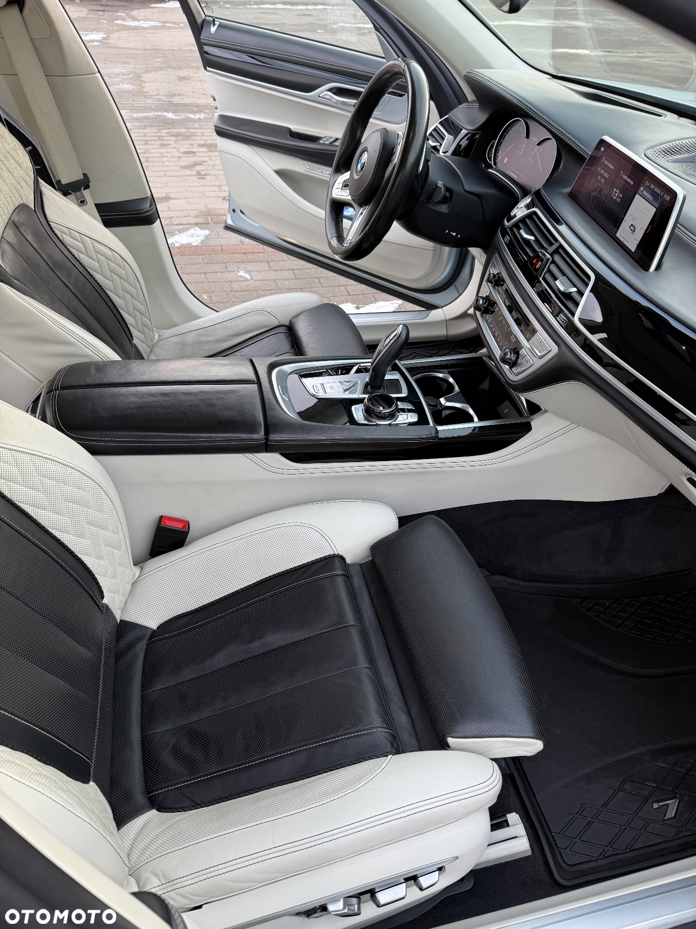 BMW Seria 7 740d xDrive sport - 17