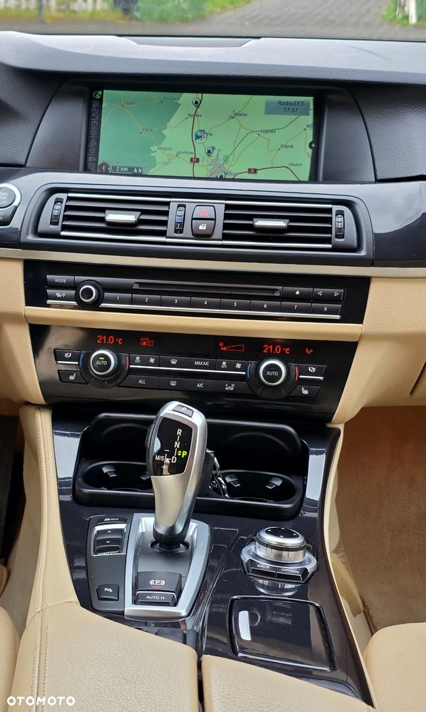 BMW Seria 5 520i Luxury Line - 26