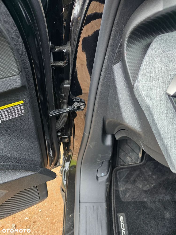 Peugeot E-5008 210 Allure - 36
