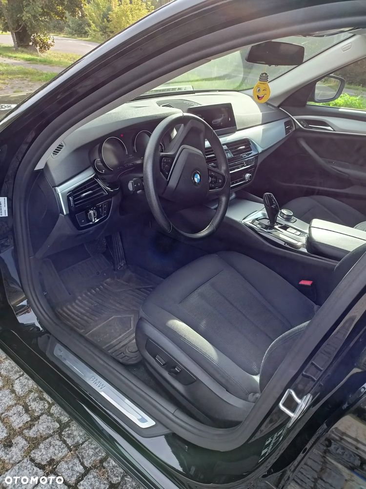 BMW Seria 5 518d - 9
