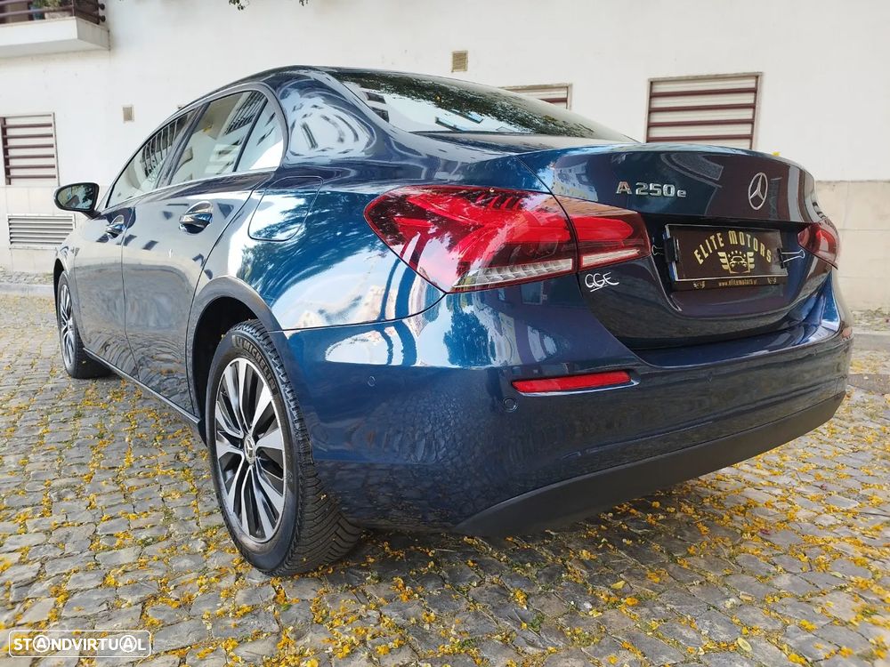 Mercedes-Benz A 250 e 8G-DCT Progressive - 4