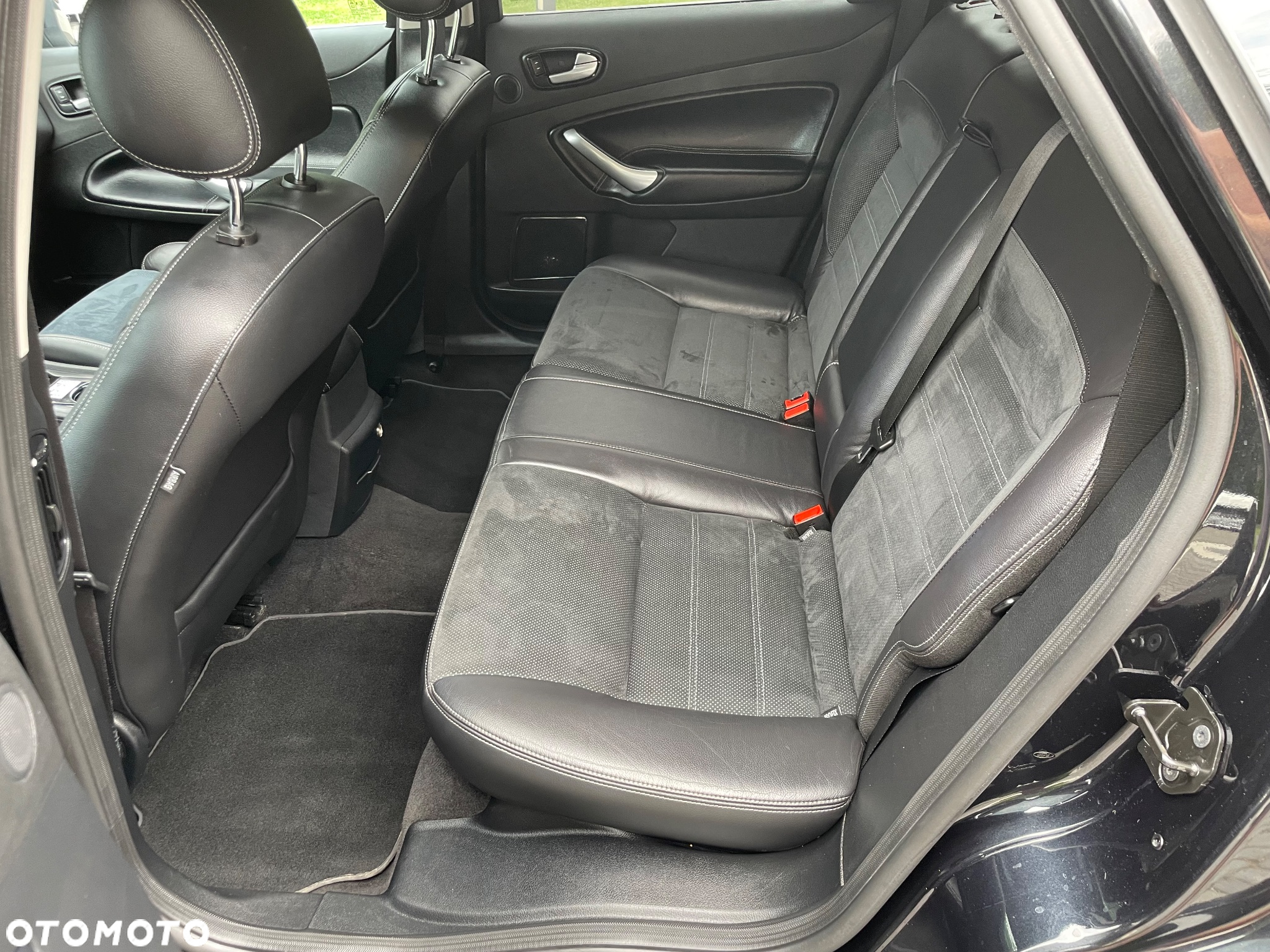 Ford Mondeo 2.5 Titanium - 31