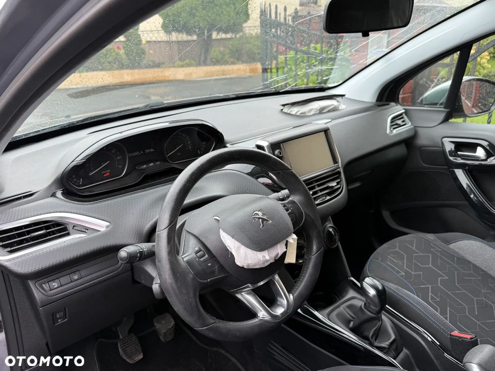 Peugeot 2008 - 9