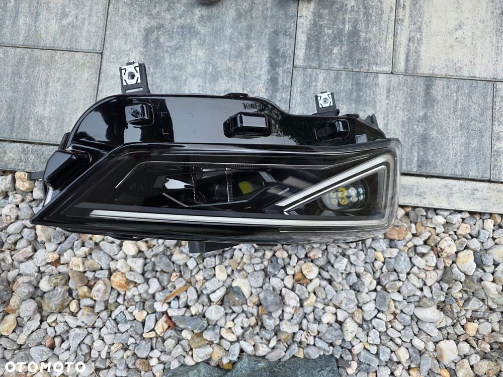 seat leon iv 4 lampa prawa przód full led matrix 5fb941036b - 5