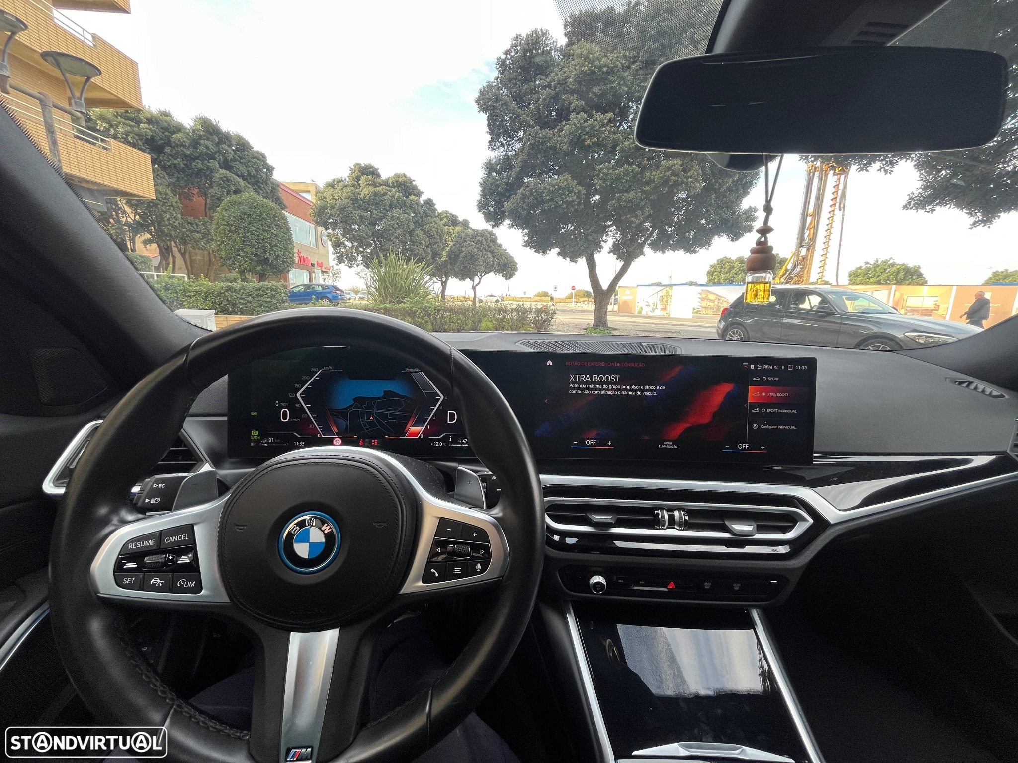 BMW 330 e Touring Pack Desportivo M Auto - 35