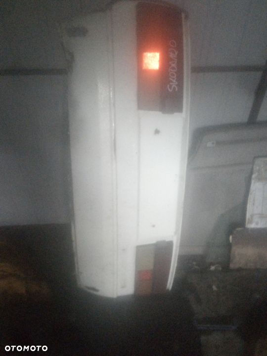 Skoda 105 120 135 105L RAPID  lampa tył pas
