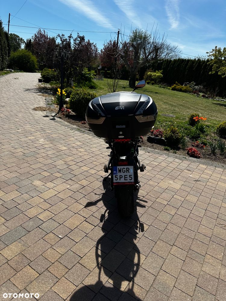 Kawasaki ER - 7