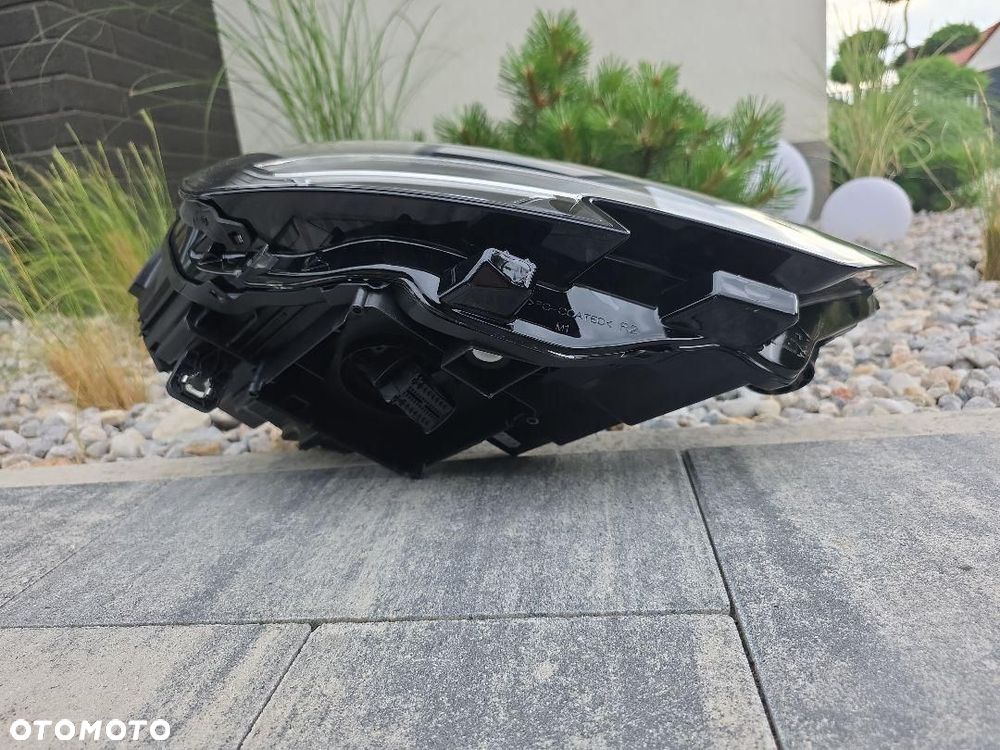AUDI A3 S3 RS3 8V0 LIFT Lampa prawa przód Full Led Matrix 8V0941036 Valeo - 7