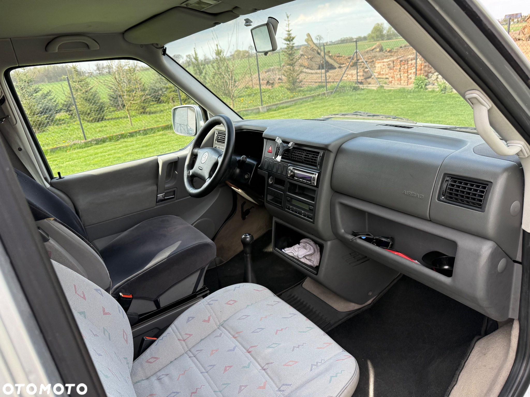 Volkswagen Caravelle - 6