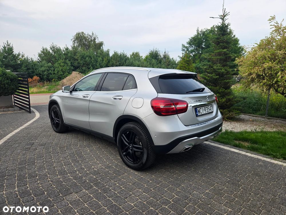 Mercedes-Benz GLA 220 d 4-Matic - 23