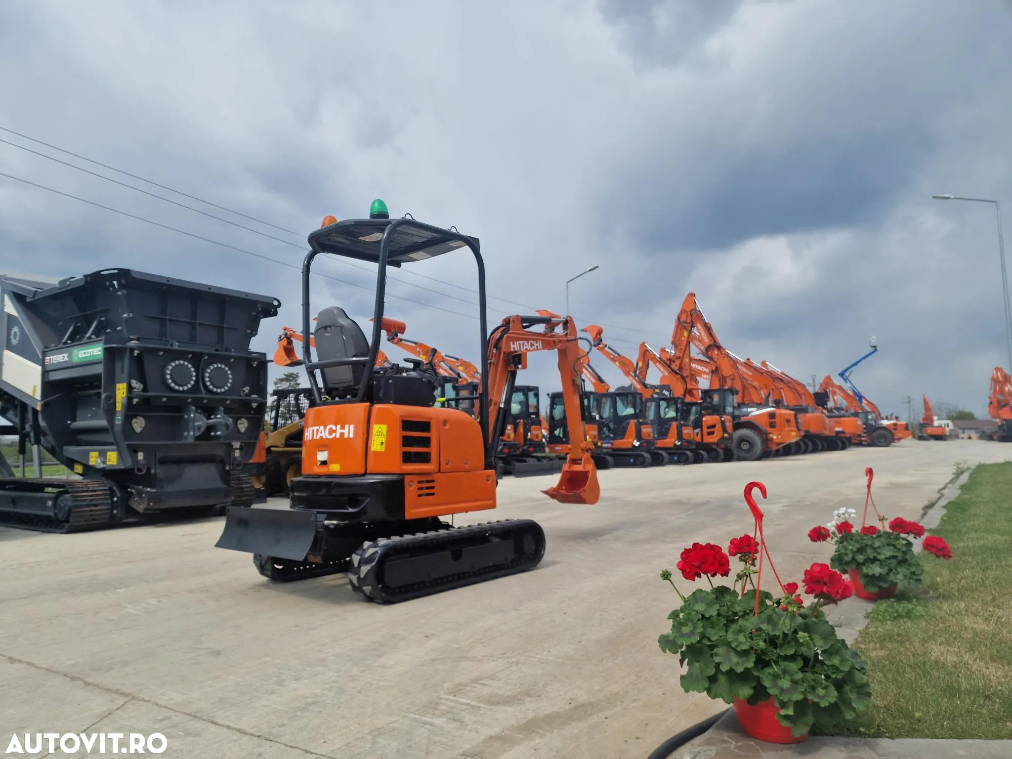 Hitachi ZX19, 2 tone, 2021, 1.689h, 19.900EUR+tva, CUPLA RAPIDA+3 cupe noi, rotire in gabarit, latime 1m, extinsii senile la 1,3m, FARA CABINA,  16CP, Inst picon, posibilitate leasing-PROMOTIE 19.900 EUR+Tva - 2